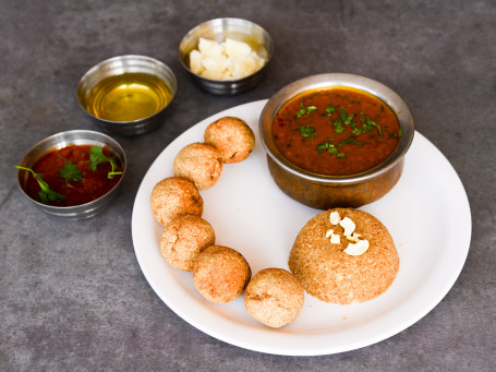 Special Dal Baati (Ghee, Gol, Churma)