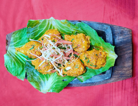 Tanddori Makhni Momo