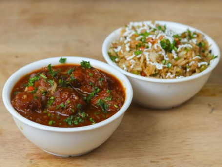 Mushroom Fried Rice With Manchurian Gravy