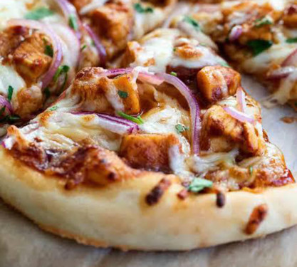 8 Onion Chicken Pizza