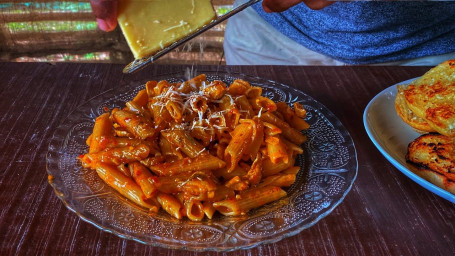 Chicken Red Sauce Penne Pasta (450Ml)