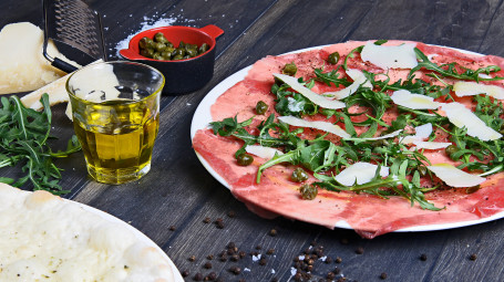 Carpaccio De Ternera, Grana Padano I Focaccia