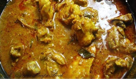 Chicken Varutharachath