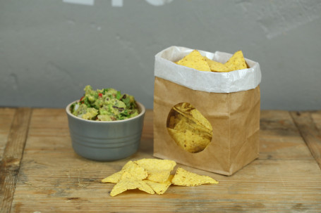 Tortilla Chips With Fresh Handmade Guacamole