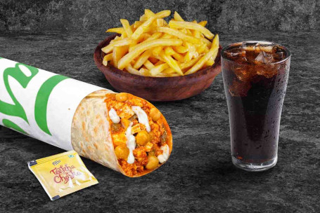 (1 Porcja) Chole Paneer Wrap Fries Thums Up Posiłek