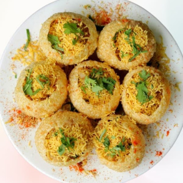 Stuffed Sukha Puri