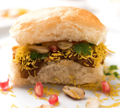 Double Butter Sev Onion Dabeli