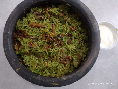 Veg Hyderabadi Biryani [500 Gram/1 Kg]