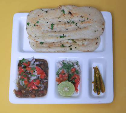 Plain Chole Kulcha With Naan Kulcha)