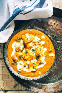 Paneer Makhni Half With 5 Tawa Butter Roti