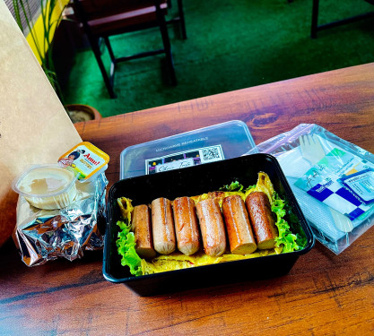 Bread Butter, Omelette And Chicken Sausage