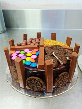 Kit Kat Jems Cake 1Pound