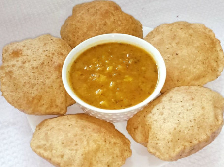 Aloo Ki Sabzi Poori (5 Pcs)