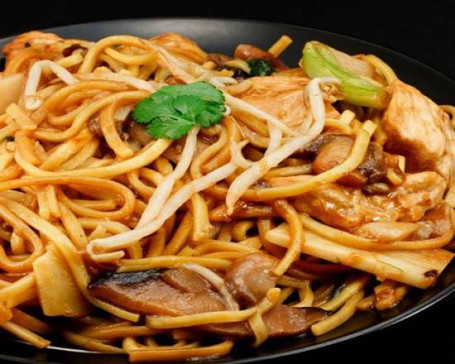 Mushroom Chow Mein Mó Gū Chǎo Miàn