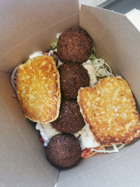 Falafel And Halloumi Salad Box