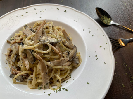 Hēi Sōng Lù Yě Jūn Yì Fěn Wild Mushroom Spaghetti With Truffle Cream Sauce