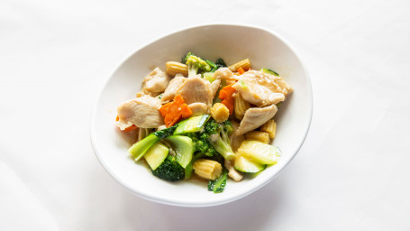 Chicken With Vegetables With Cashew Nuts