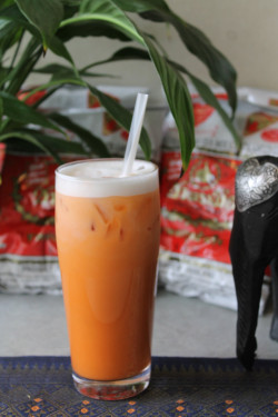 Iced Thai Tea Tài Shì Nǎi Chá （Dòng）