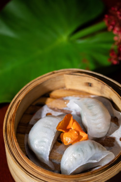 Steamed Dumpling With Pork Wild Garlic Zhū Ròu Jiǔ Cài Zhēng Jiǎo