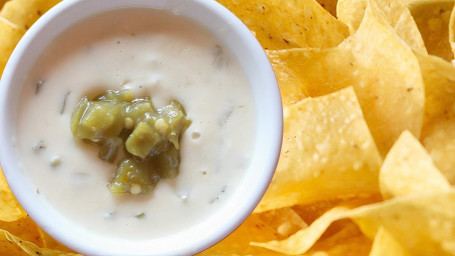 Chips Hatch Chile Queso