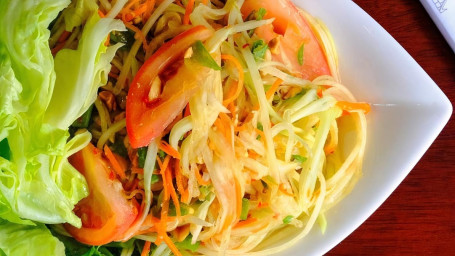 C35. Som Tum Papaya Salad