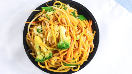 38. Vegetables Lo Mein （Cài Lāo Miàn）