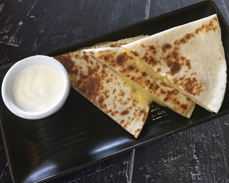 Kids Mini Quesadilla (V) (1349Kj)