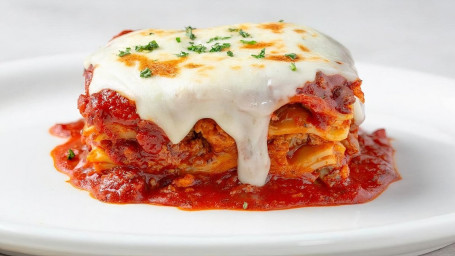 Świeżo Pieczona Lasagna Johnny's