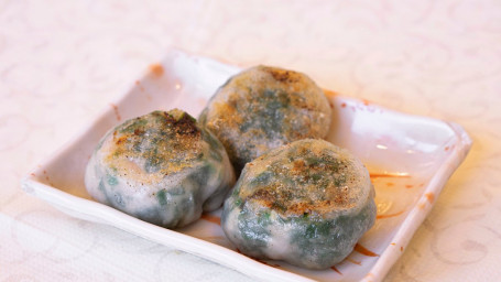 B16. Pan Fried Shrimp Chives Dumpling Xiān Xiā Jiǔ Cài Kē