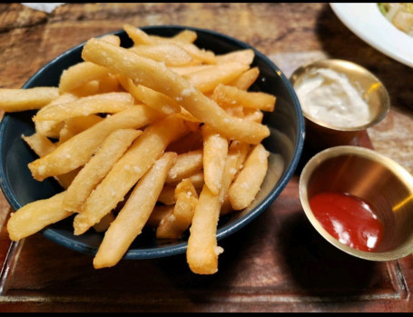 Truffle Fries W/ Truffle Mayonnaise Hēi Sōng Lù Shǔ Tiáo