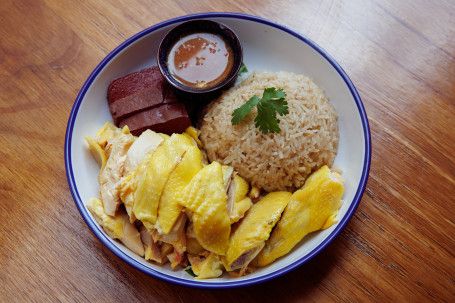 Bàn Zhī Tài Shì Hǎi Nán Jī Fàn Pèi Huáng Jiāng Fàn Khao Man Gai (Half) W/ Ginger Rice