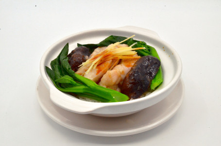 Běi Gū Huá Jī Bāo Zǐ Zhēng Fàn Mushroom And Chicken On Clay Pot Steamed Rice