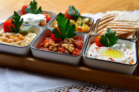 Qián Cài Pīn Pán Five Set Meze Platter