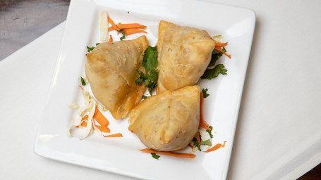 Samosa Warzywna (2 Szt.)