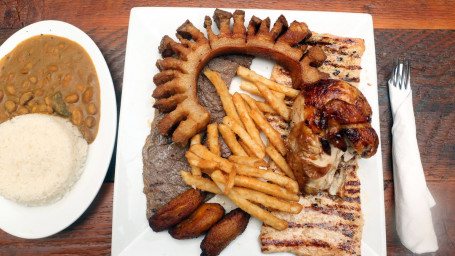 23. Bandeja La Pollera