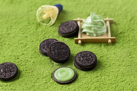 Oreo Cookie Matcha Ice Cream Flavour 97G Mǒ Chá Bīng Qí Lín Wèi