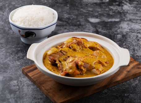 Mǎ Lái Yē Xiāng Kā Lí Kǎo Jī Bā Fired Chicken Steak Malaysian Curry W/ Rice