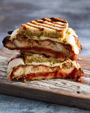 Panini Z Kurczakiem I Parmezanem