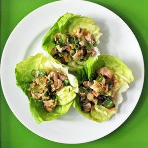 Sałatka Larb Gai