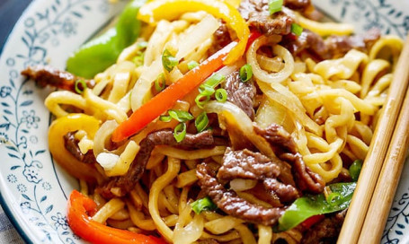 Makaron Chow Mein