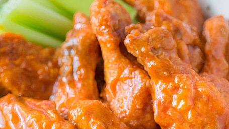 Buffalo Wings (18 Pieces)